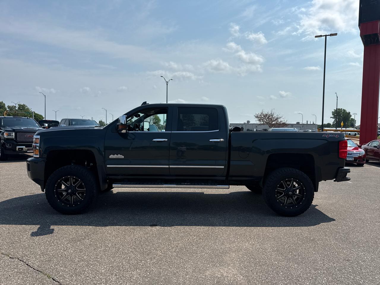 Chevrolet Silverado 2500HD High Country Crew Cab Short Box 4WD 2017