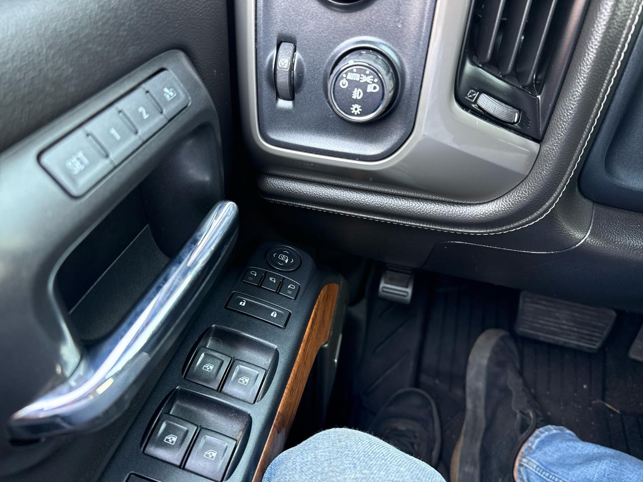 Chevrolet Silverado 2500HD High Country Crew Cab Short Box 4WD 2017