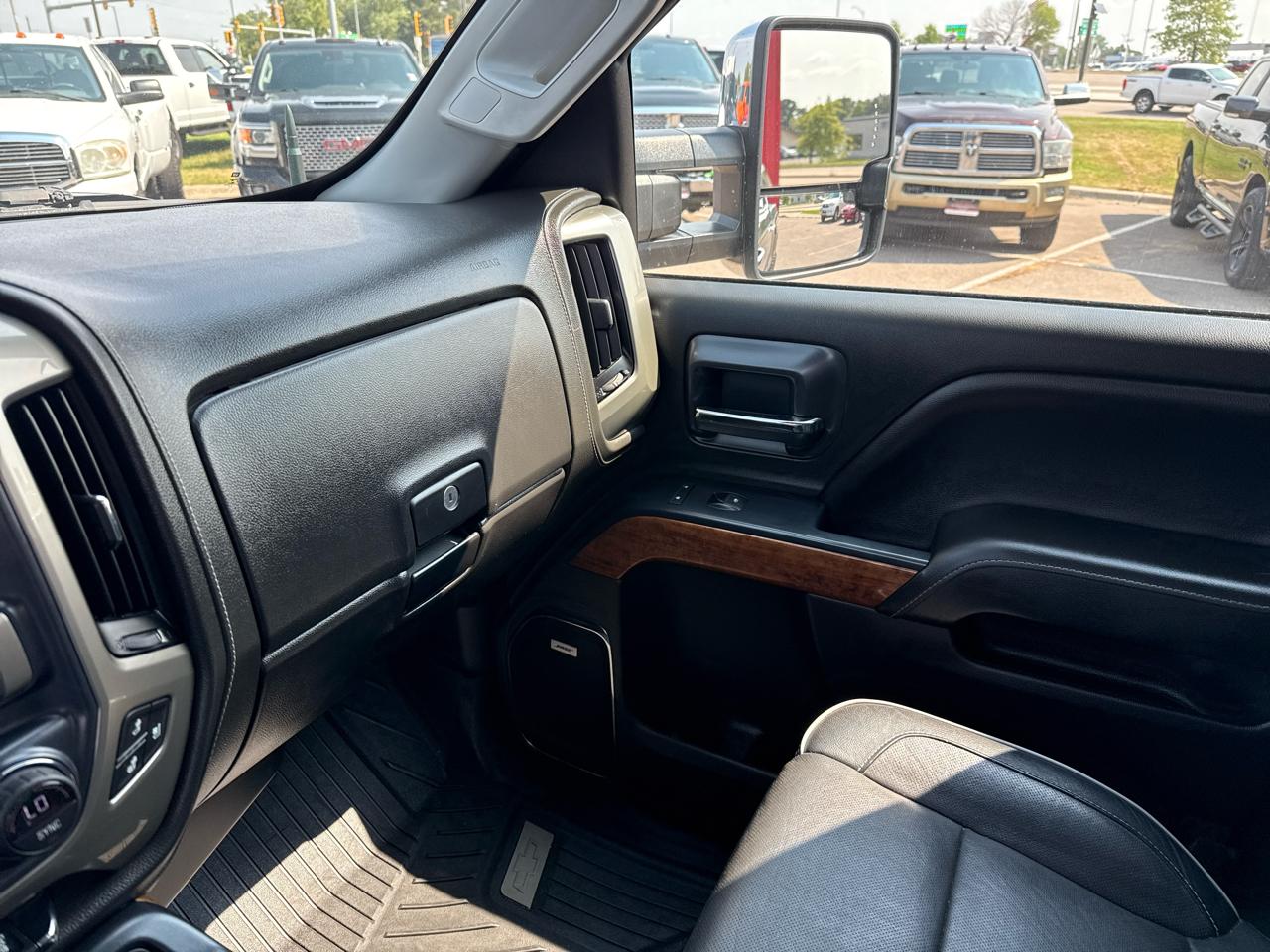 Chevrolet Silverado 2500HD High Country Crew Cab Short Box 4WD 2017