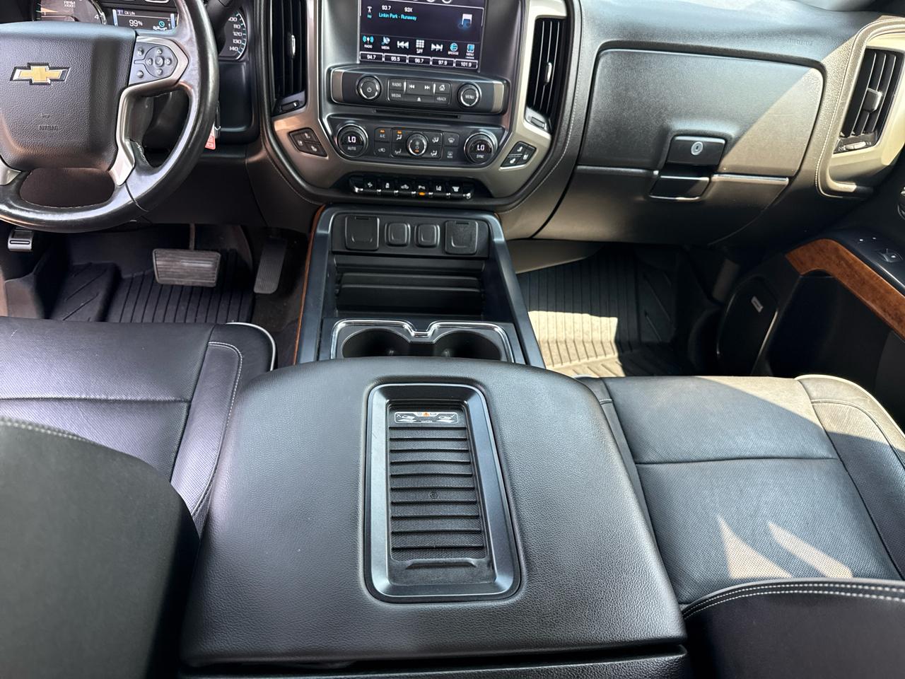 Chevrolet Silverado 2500HD High Country Crew Cab Short Box 4WD 2017