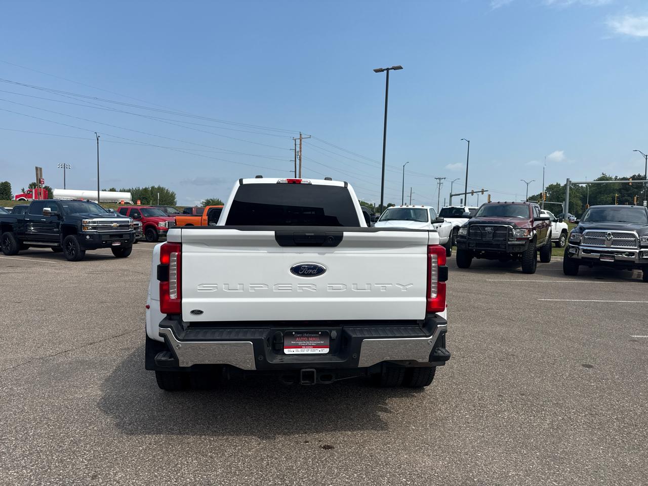 Ford F-450 SD XLT Crew Cab 4WD DRW 2023