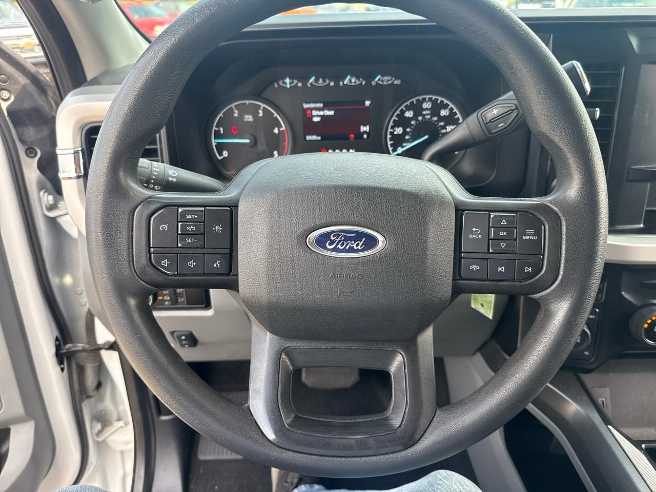 Ford F-450 SD XLT Crew Cab 4WD DRW 2023