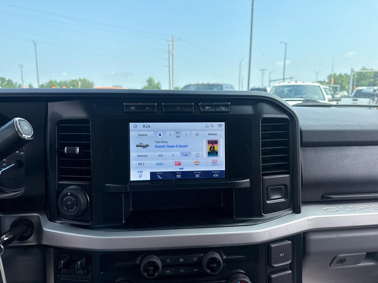 Ford F-450 SD XLT Crew Cab 4WD DRW 2023