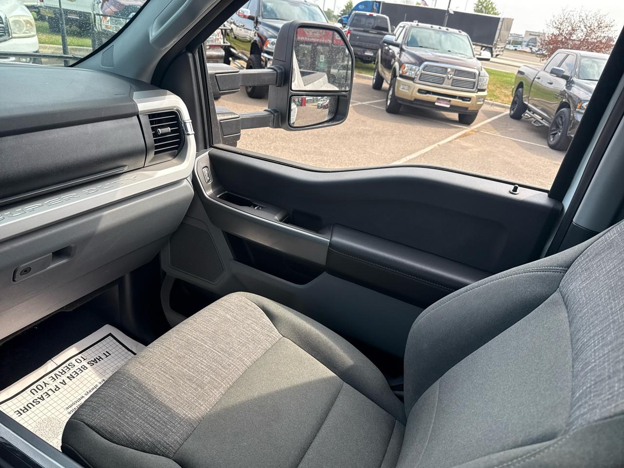 Ford F-450 SD XLT Crew Cab 4WD DRW 2023
