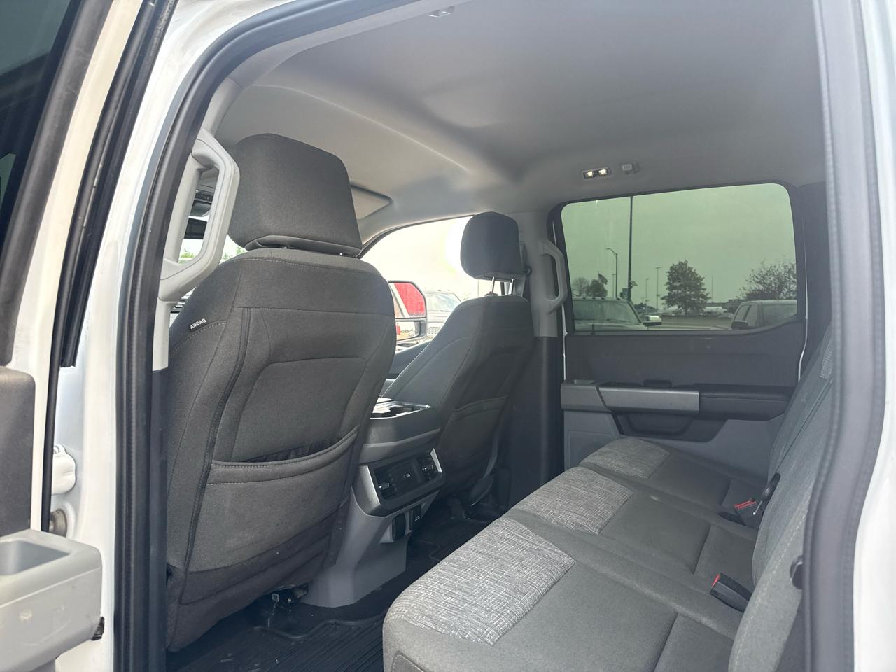 Ford F-450 SD XLT Crew Cab 4WD DRW 2023