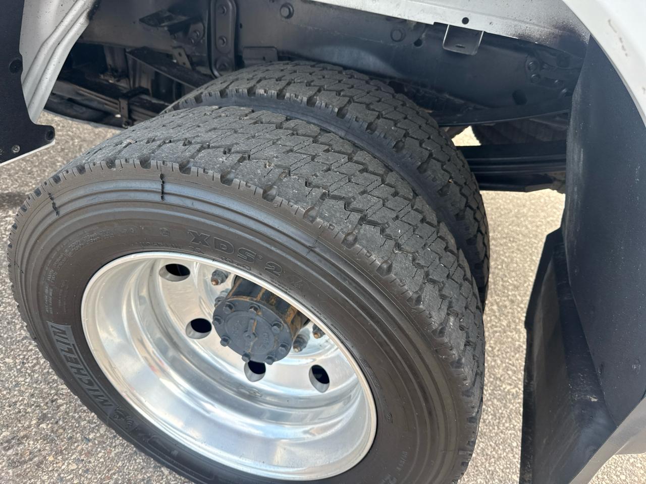 Ford F-450 SD XLT Crew Cab 4WD DRW 2023