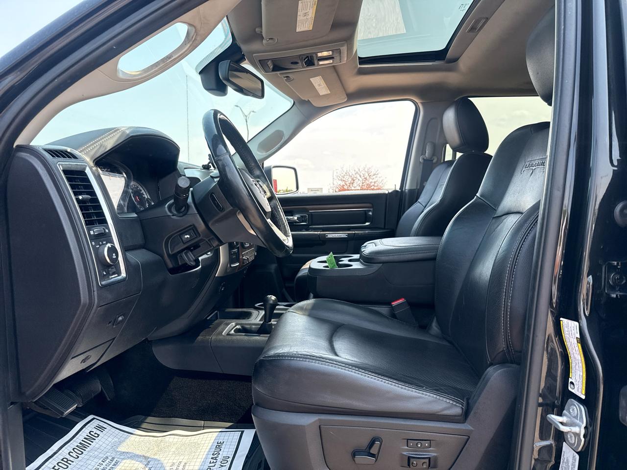RAM 2500 Laramie Crew Cab SWB 4WD 2016