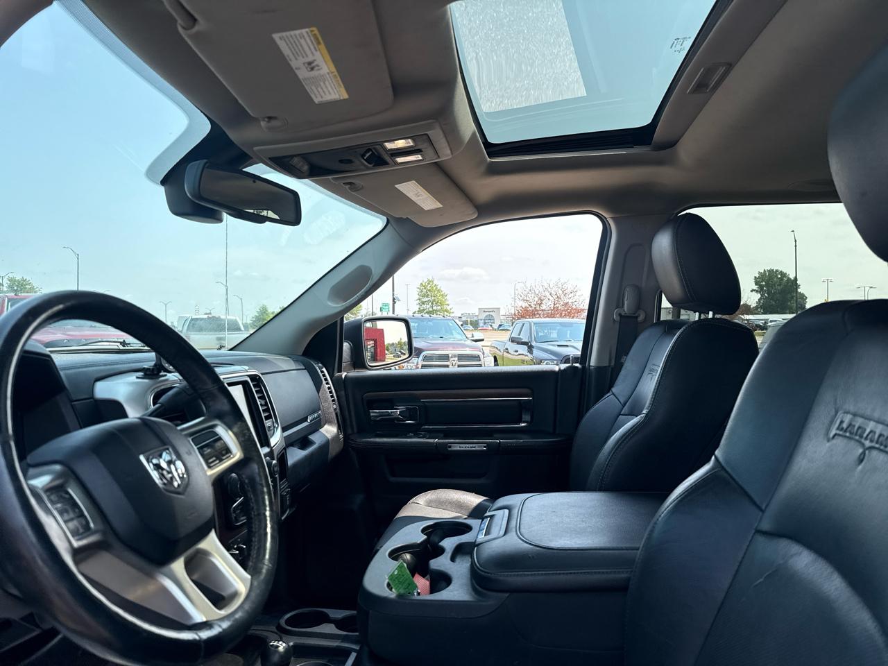 RAM 2500 Laramie Crew Cab SWB 4WD 2016