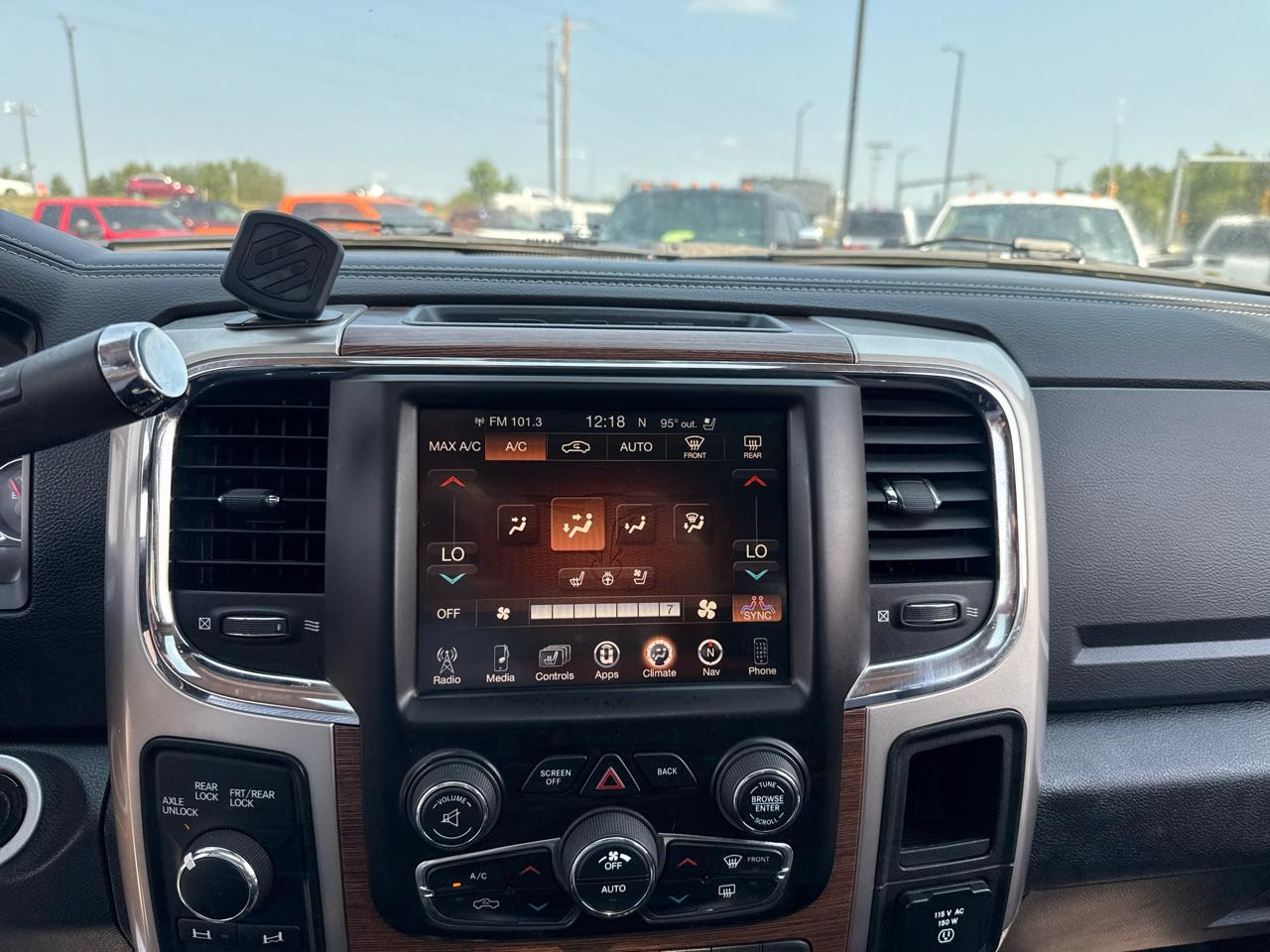 RAM 2500 Laramie Crew Cab SWB 4WD 2016