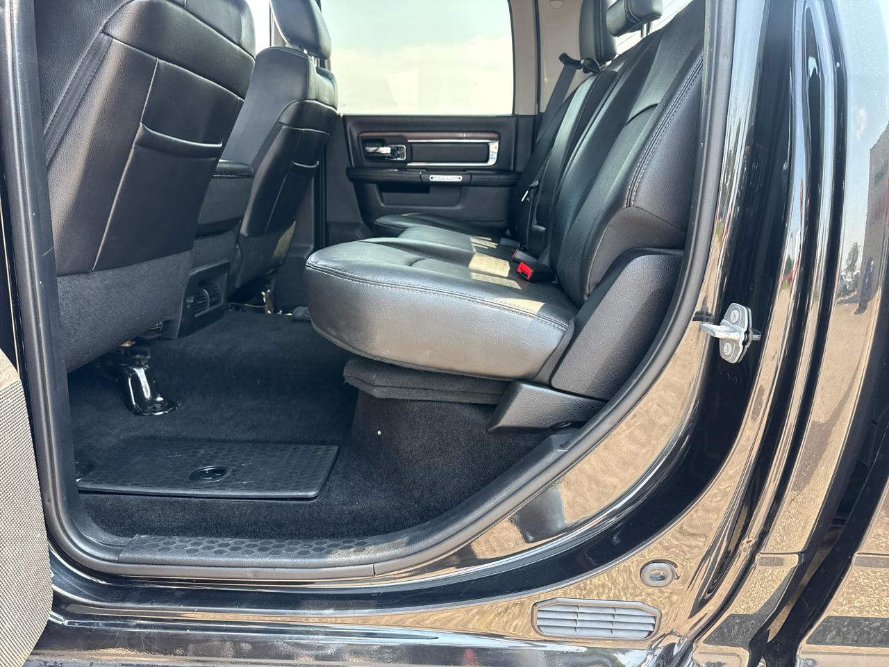 RAM 2500 Laramie Crew Cab SWB 4WD 2016