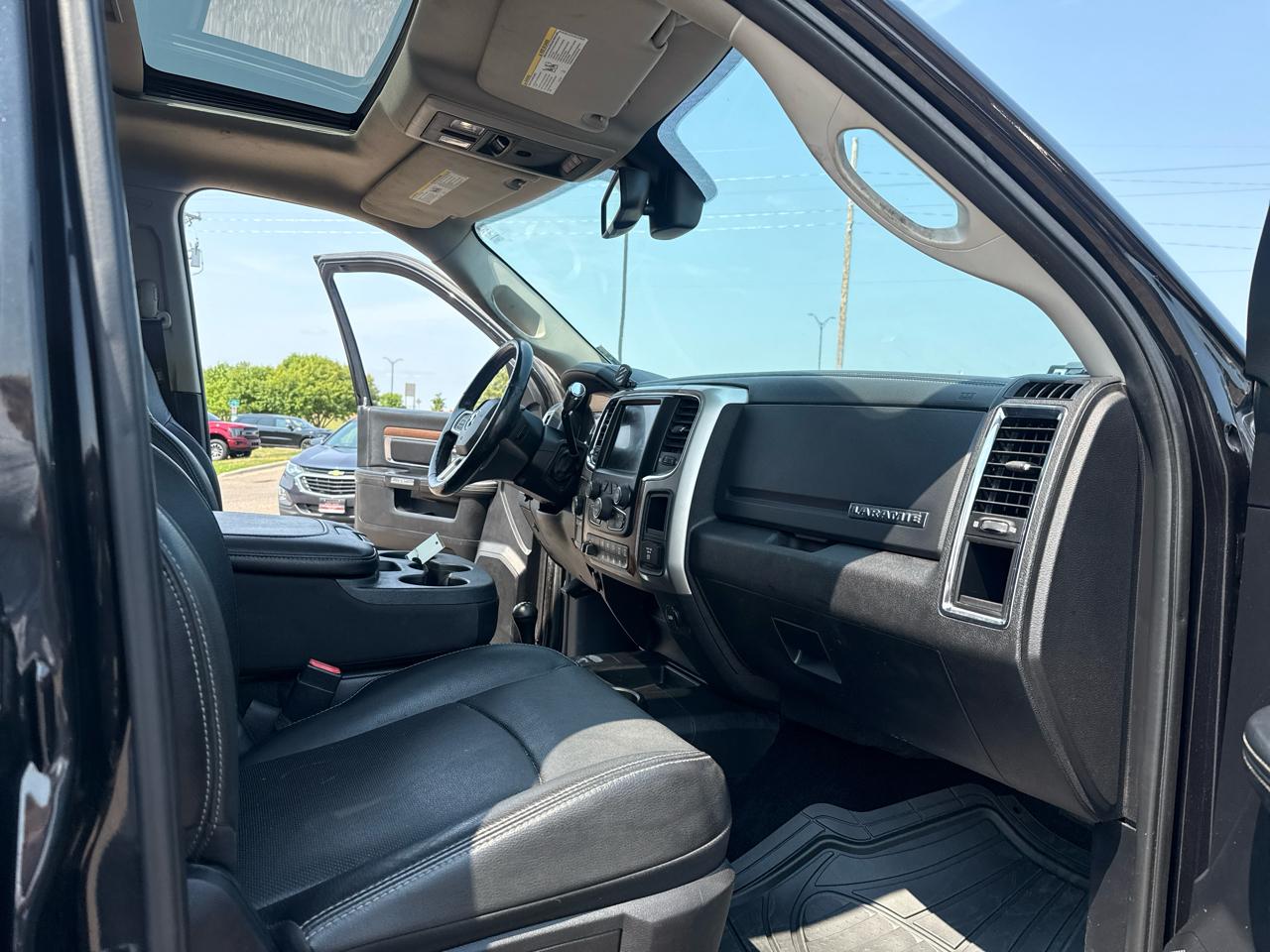 RAM 2500 Laramie Crew Cab SWB 4WD 2016