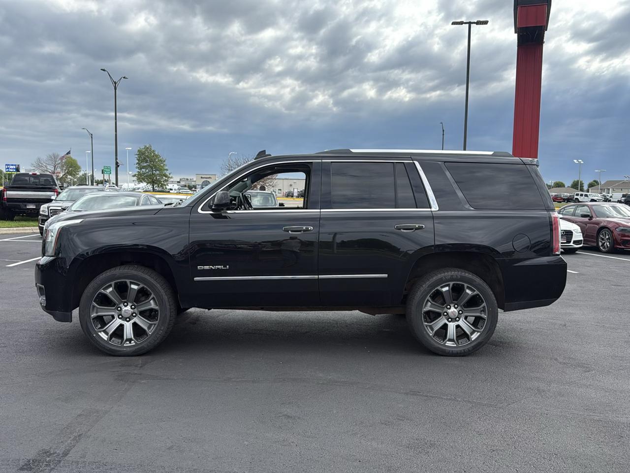 GMC Yukon Denali 4WD 2016