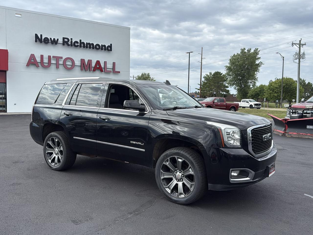 GMC Yukon Denali 4WD 2016