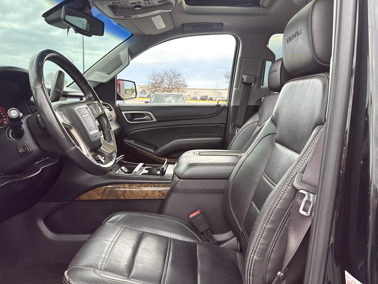 GMC Yukon Denali 4WD 2016
