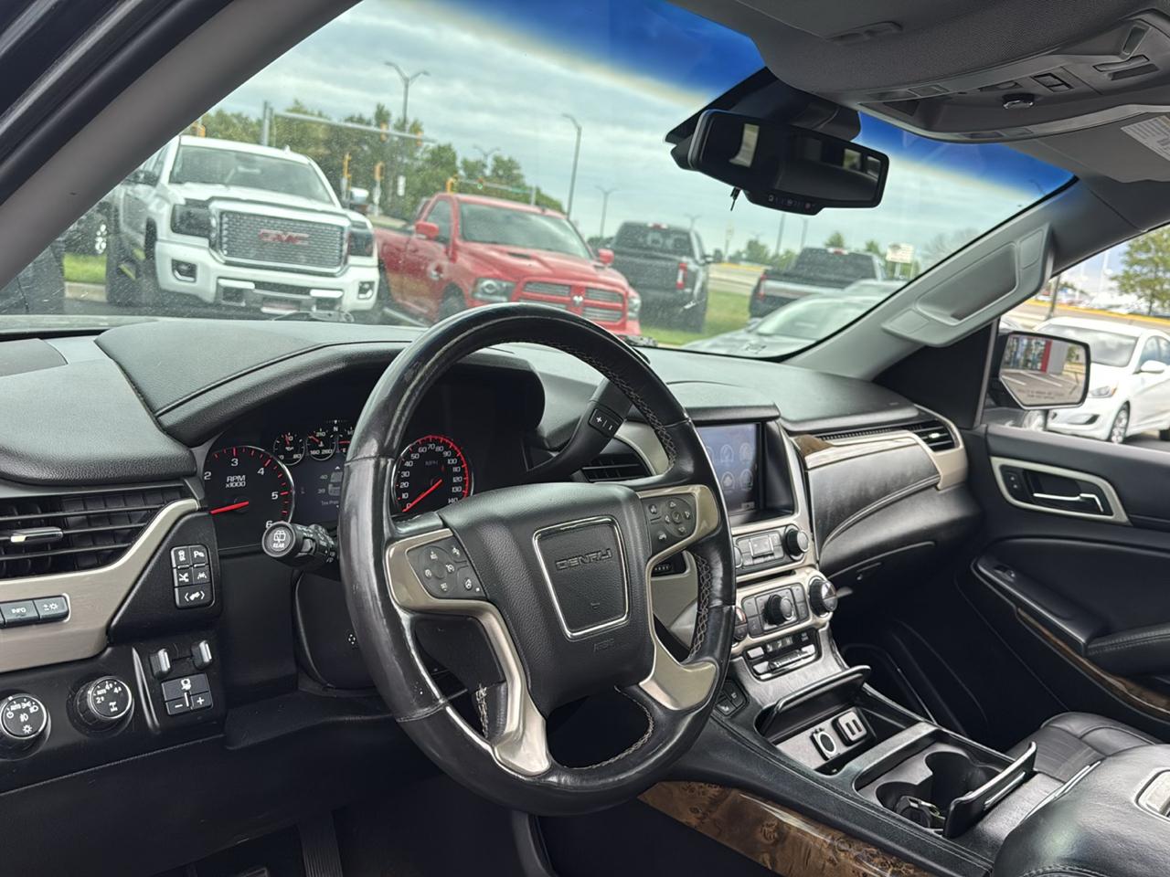 GMC Yukon Denali 4WD 2016