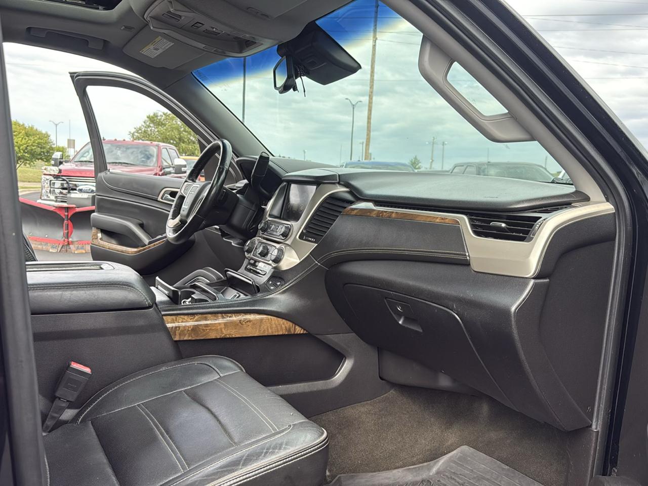 GMC Yukon Denali 4WD 2016