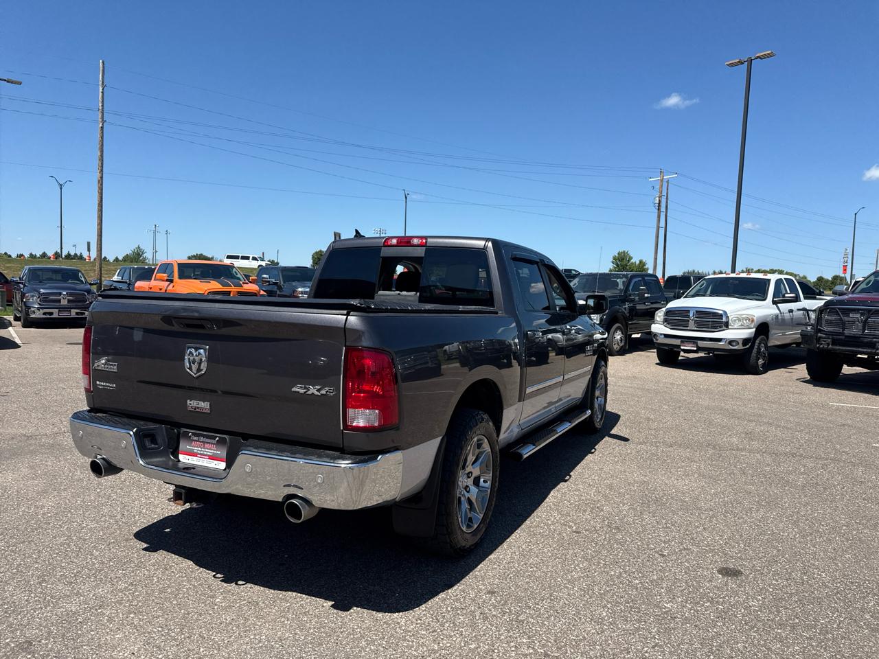RAM 1500 SLT Crew Cab SWB 4WD 2014