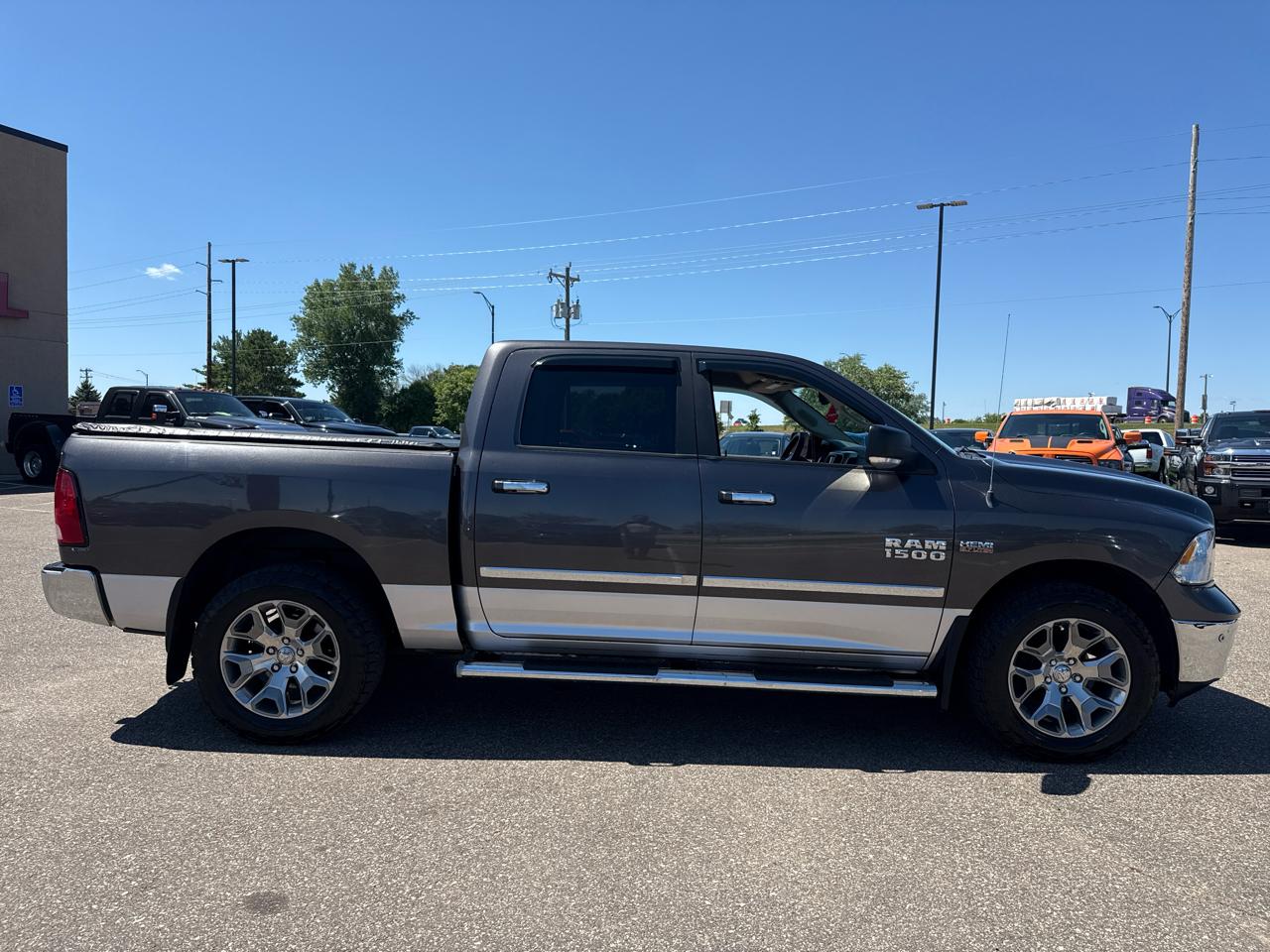 RAM 1500 SLT Crew Cab SWB 4WD 2014