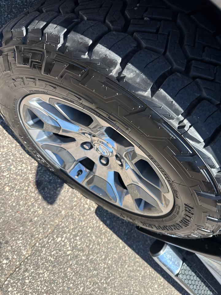 RAM 1500 SLT Crew Cab SWB 4WD 2014