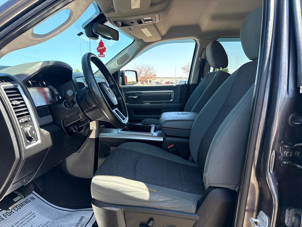 RAM 1500 SLT Crew Cab SWB 4WD 2014