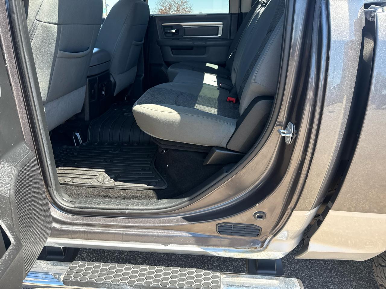 RAM 1500 SLT Crew Cab SWB 4WD 2014