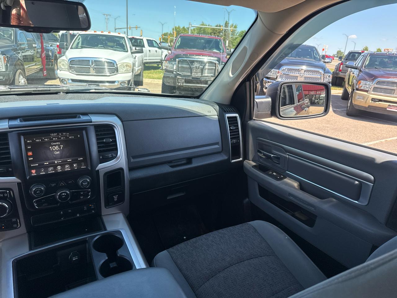 RAM 1500 SLT Crew Cab SWB 4WD 2014