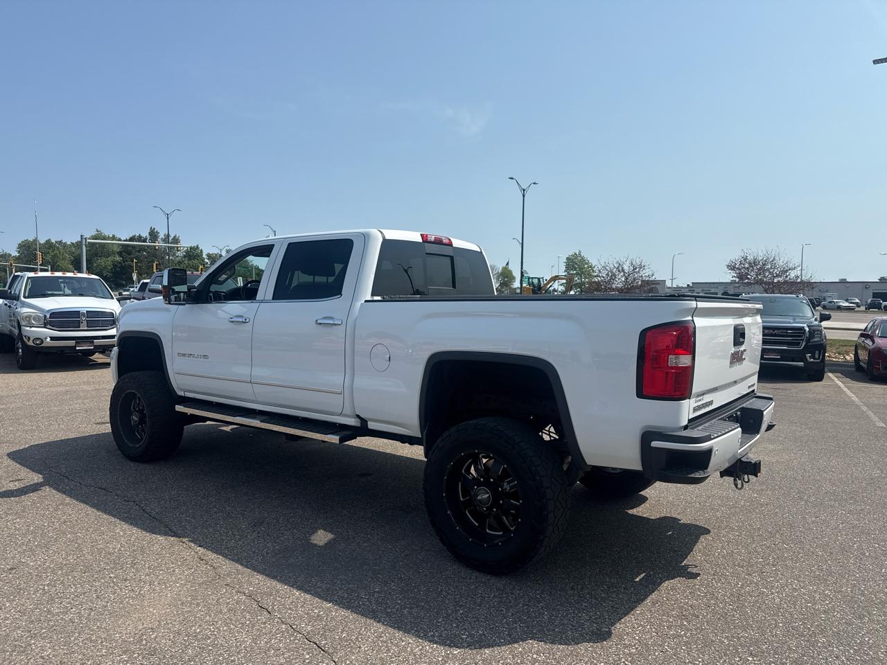 GMC Sierra 2500HD Denali Crew Cab 4WD 2016
