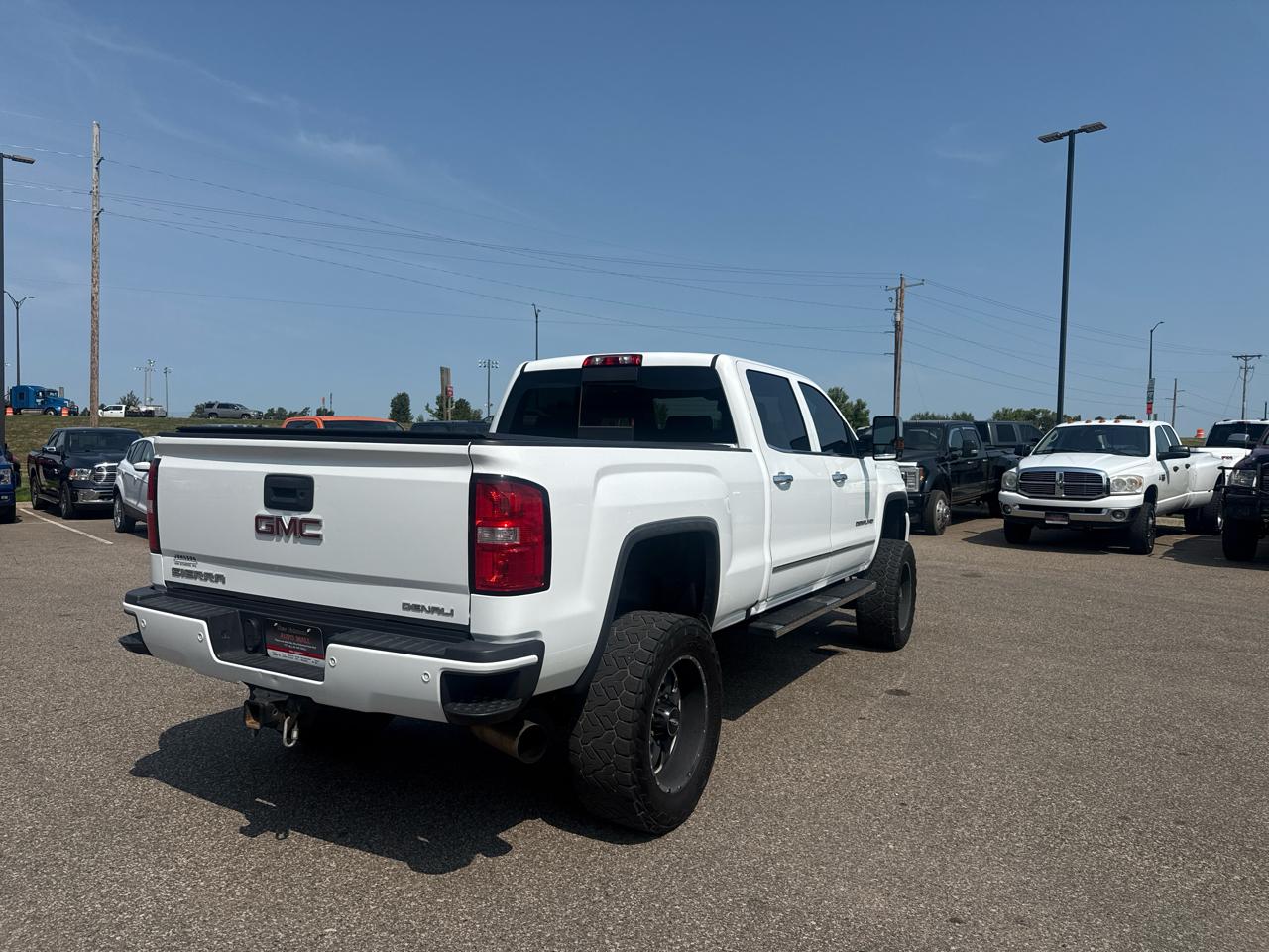 GMC Sierra 2500HD Denali Crew Cab 4WD 2016