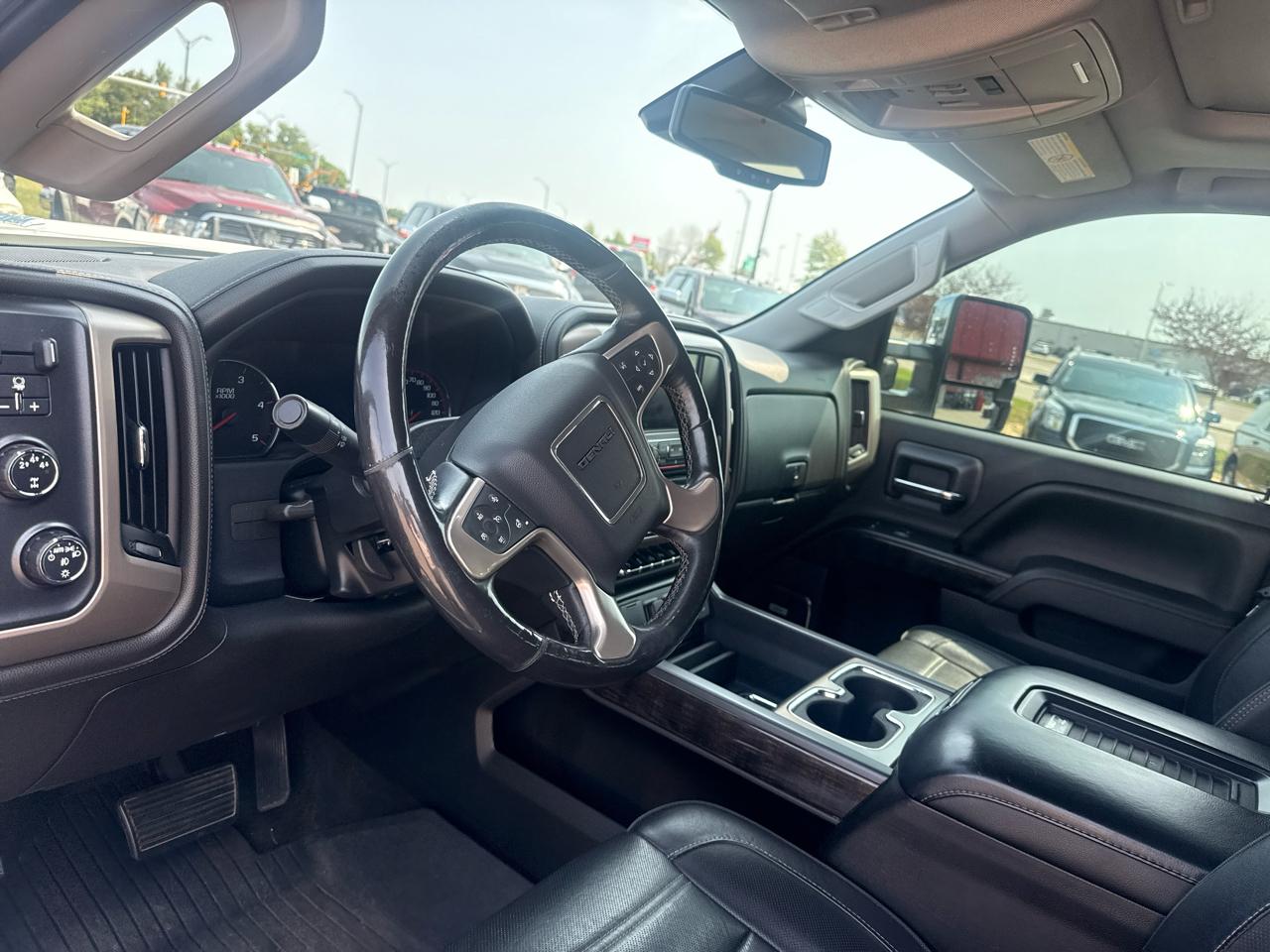 GMC Sierra 2500HD Denali Crew Cab 4WD 2016