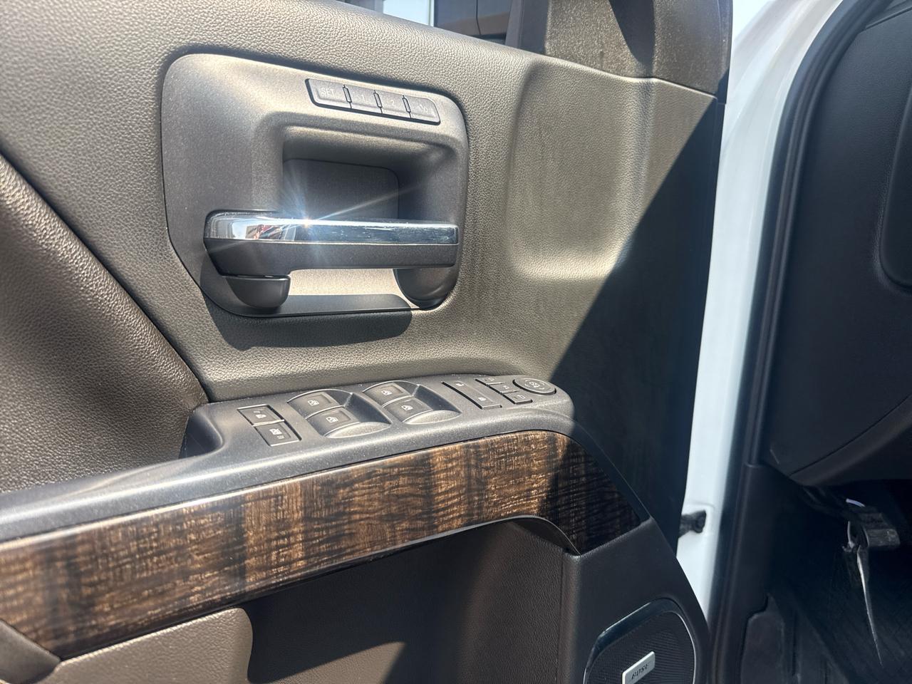 GMC Sierra 2500HD Denali Crew Cab 4WD 2016