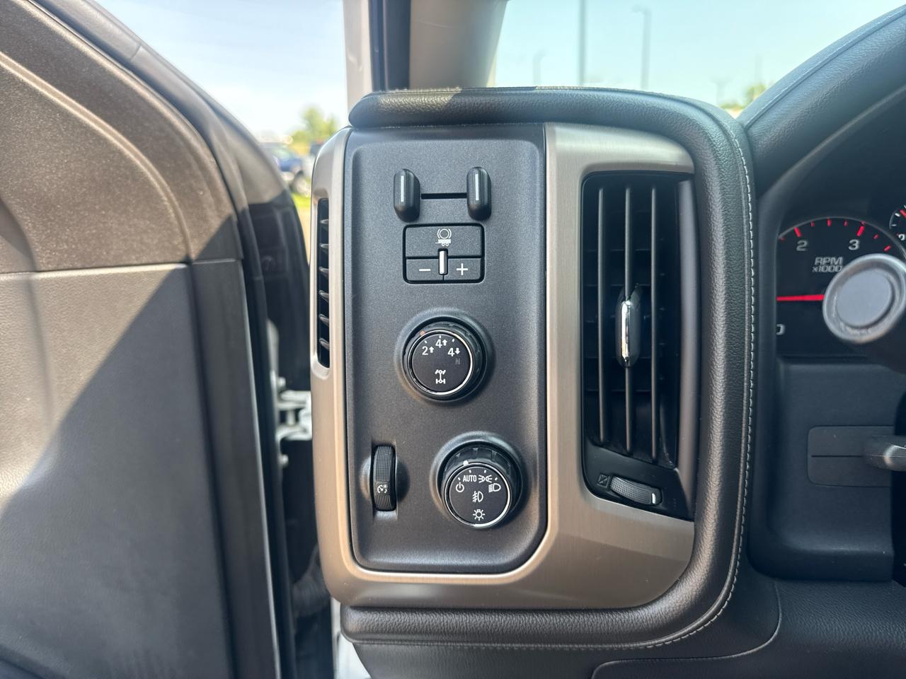 GMC Sierra 2500HD Denali Crew Cab 4WD 2016