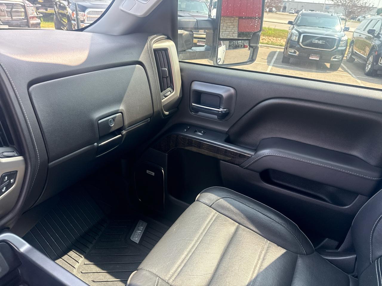 GMC Sierra 2500HD Denali Crew Cab 4WD 2016
