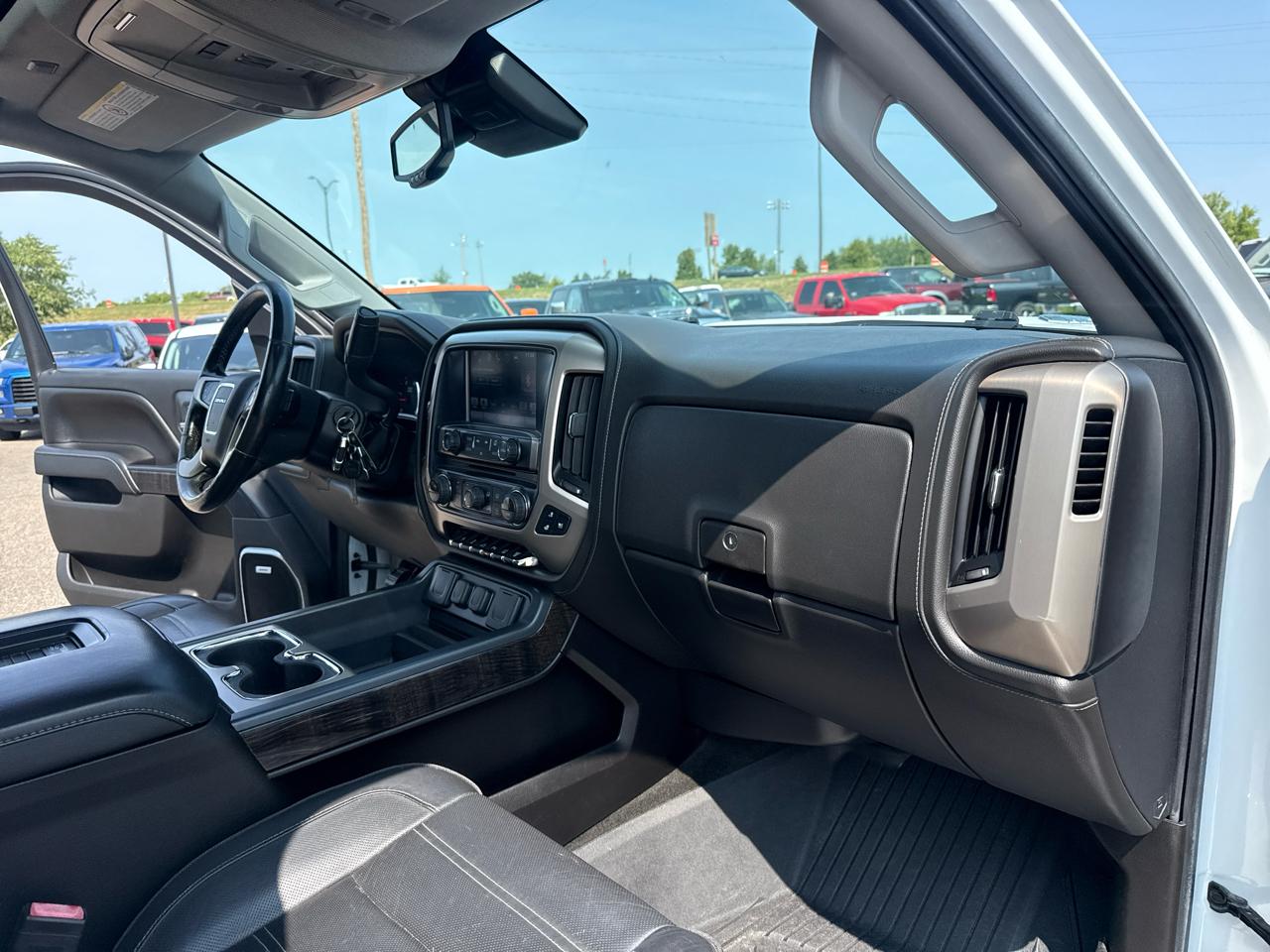 GMC Sierra 2500HD Denali Crew Cab 4WD 2016