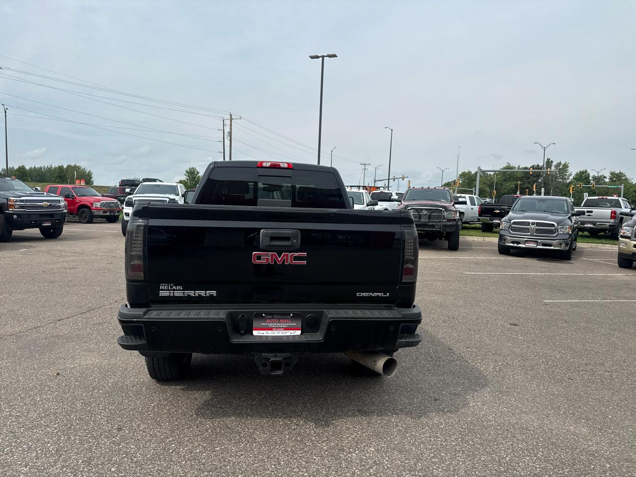 GMC Sierra 2500HD Denali Crew Cab 4WD 2017