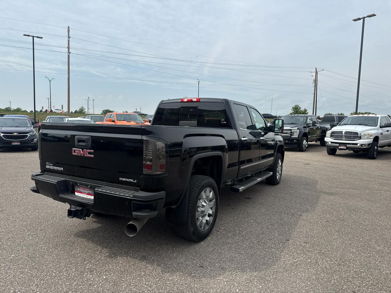 GMC Sierra 2500HD Denali Crew Cab 4WD 2017