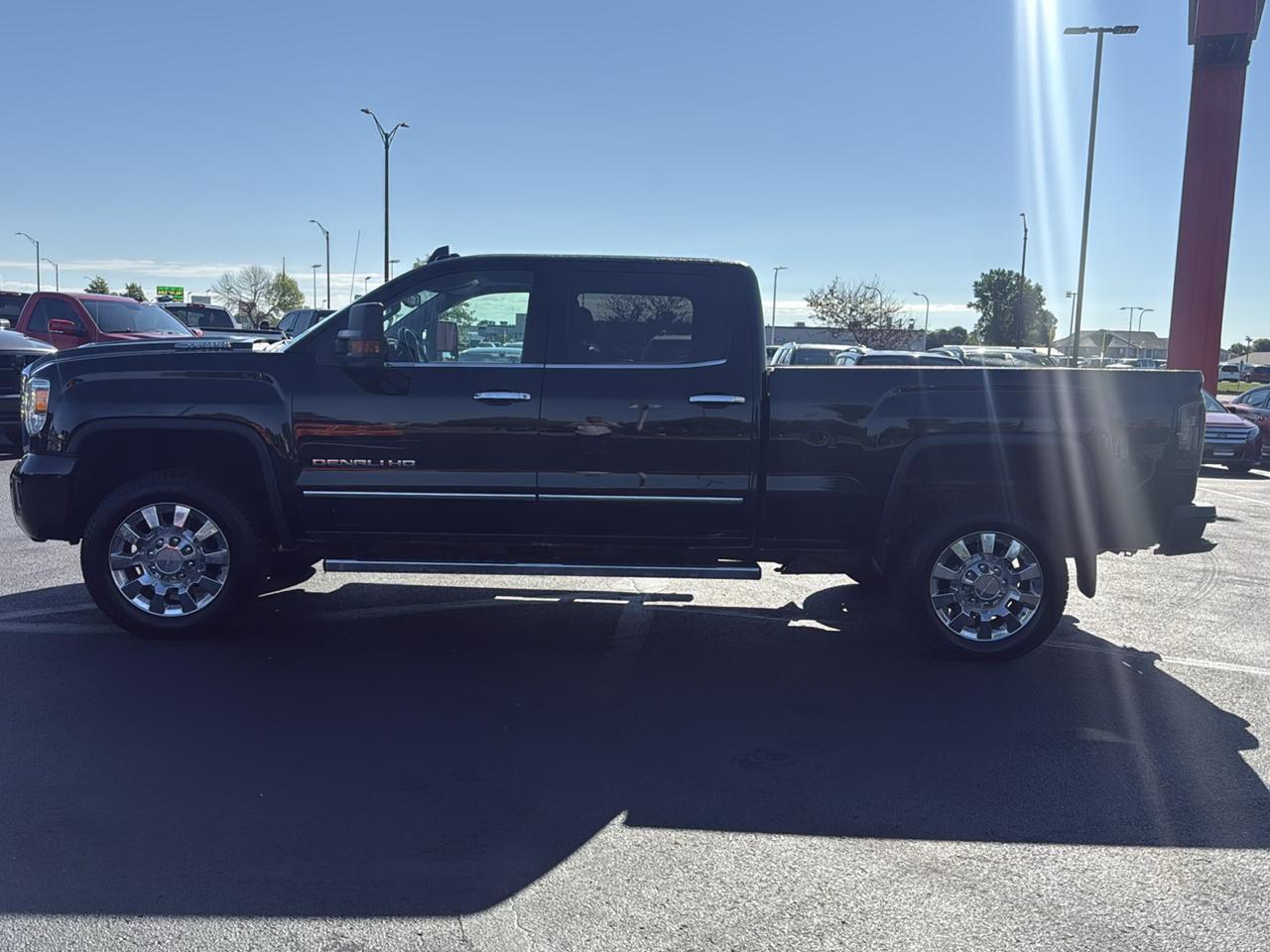 GMC Sierra 2500HD Denali Crew Cab 4WD 2017