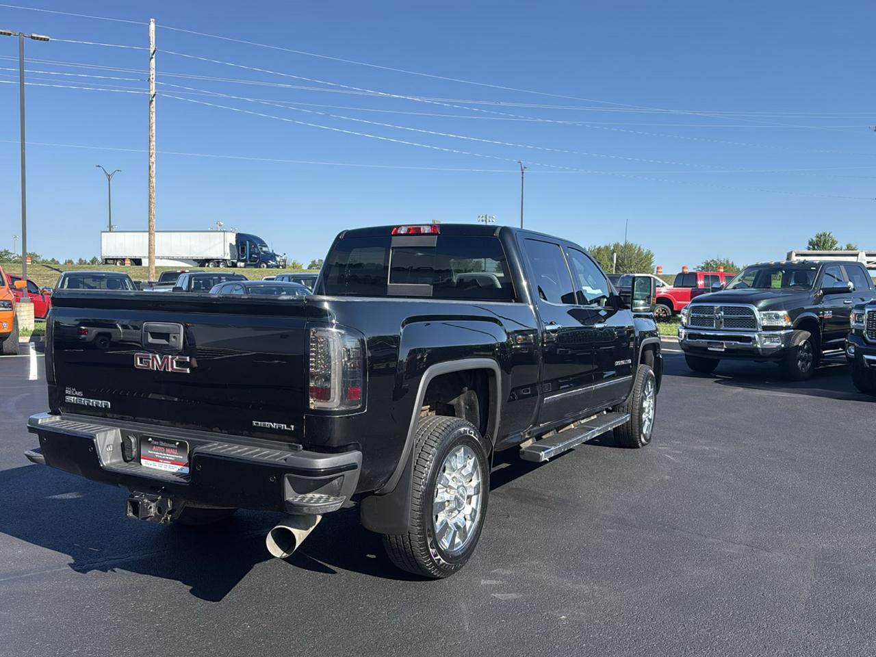 GMC Sierra 2500HD Denali Crew Cab 4WD 2017