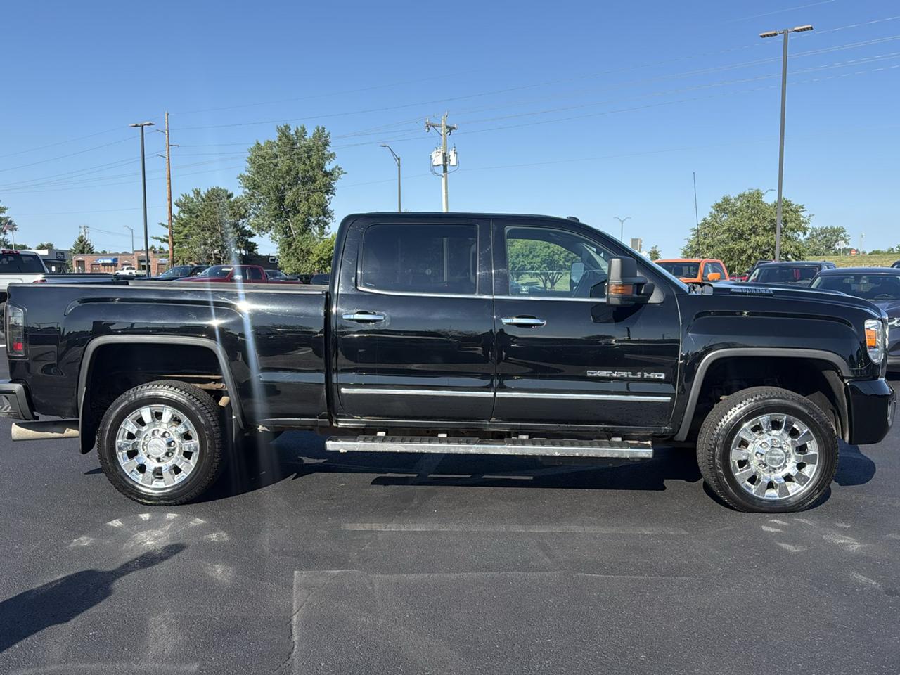 GMC Sierra 2500HD Denali Crew Cab 4WD 2017