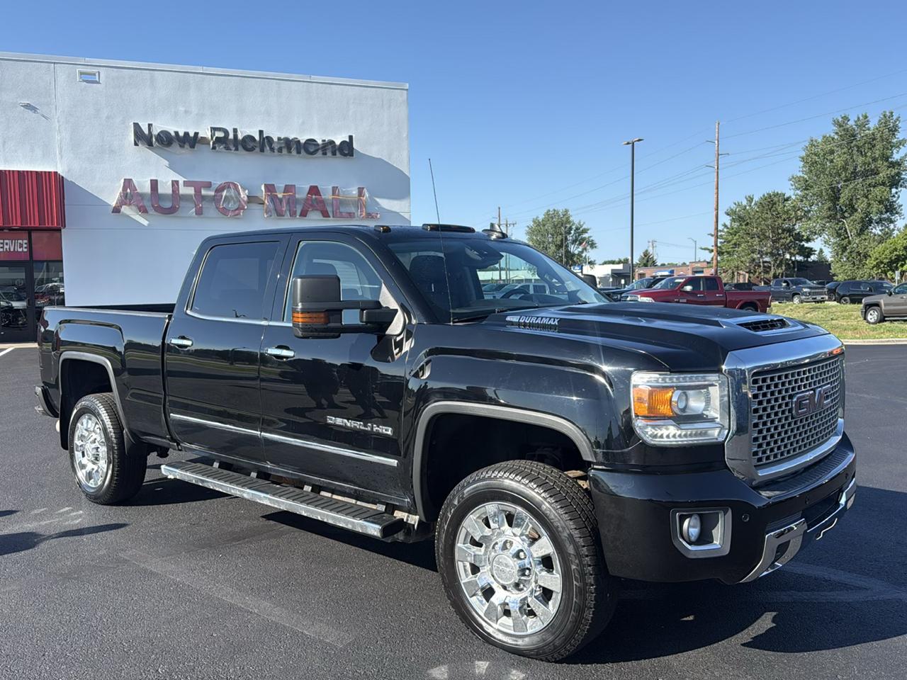 GMC Sierra 2500HD Denali Crew Cab 4WD 2017
