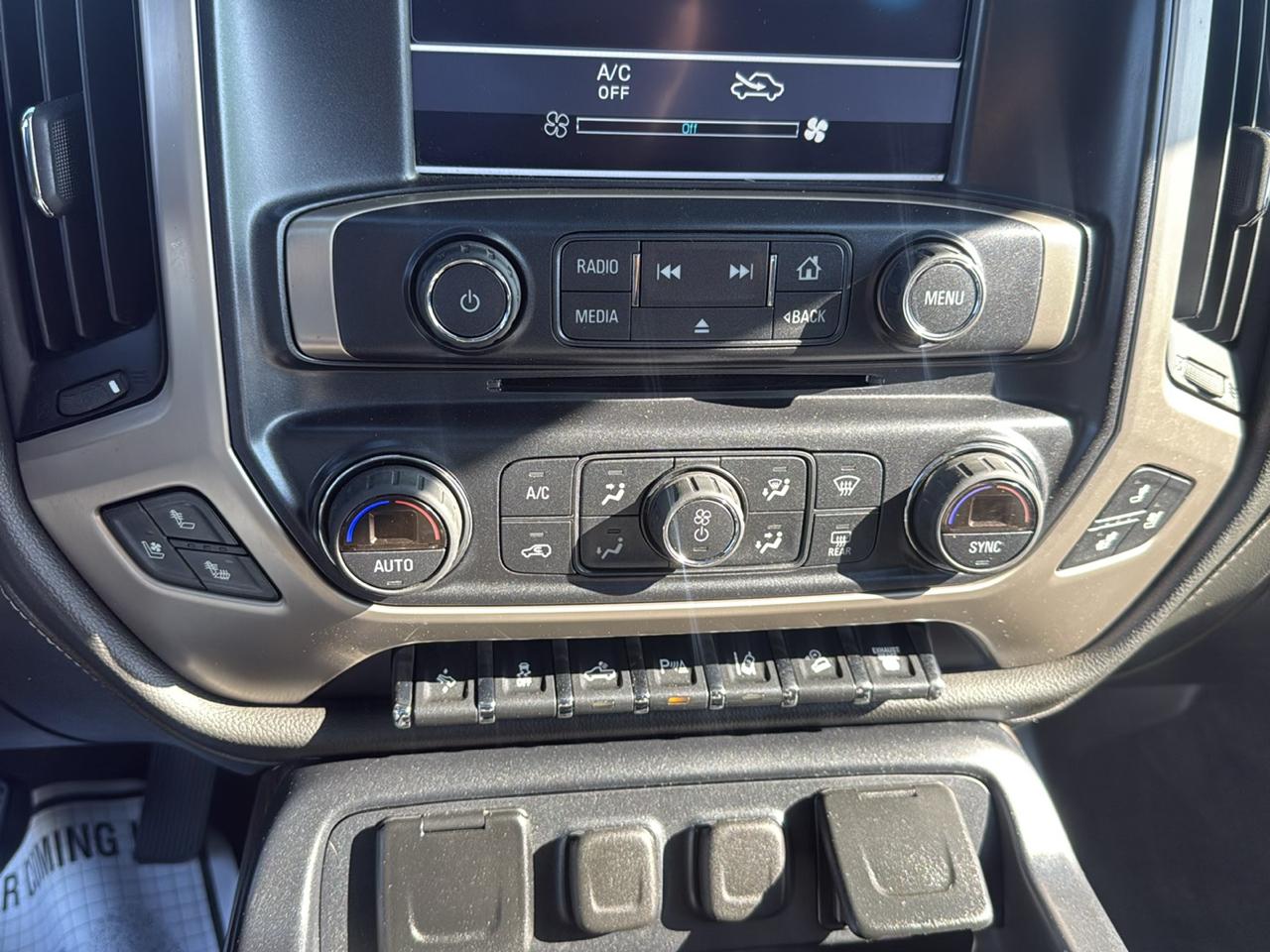 GMC Sierra 2500HD Denali Crew Cab 4WD 2017