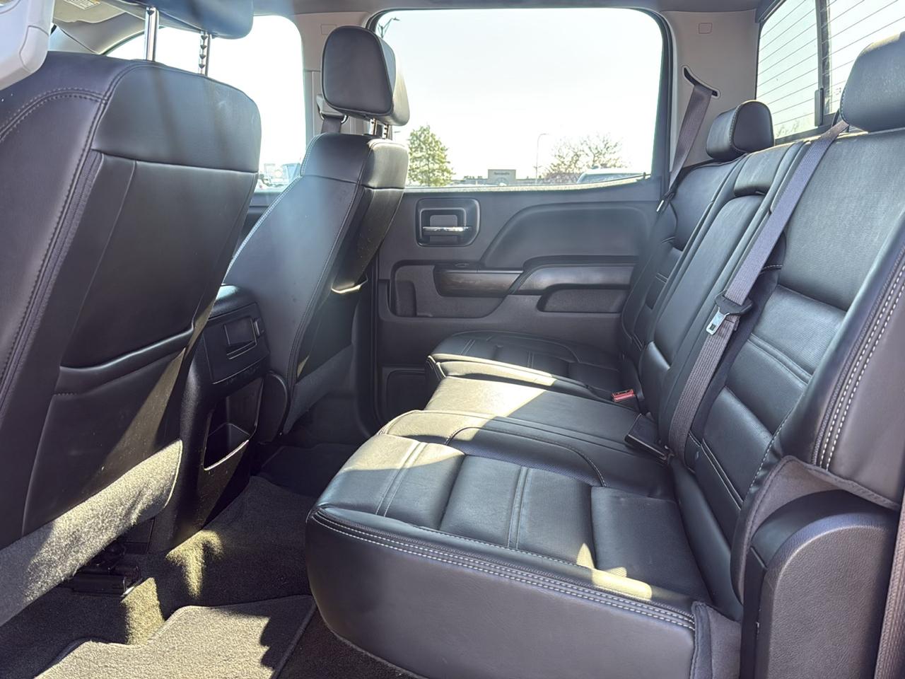 GMC Sierra 2500HD Denali Crew Cab 4WD 2017