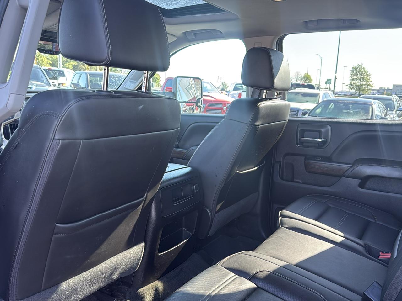 GMC Sierra 2500HD Denali Crew Cab 4WD 2017