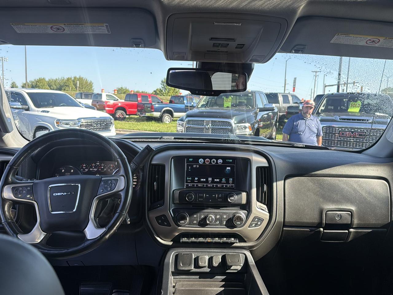 GMC Sierra 2500HD Denali Crew Cab 4WD 2017