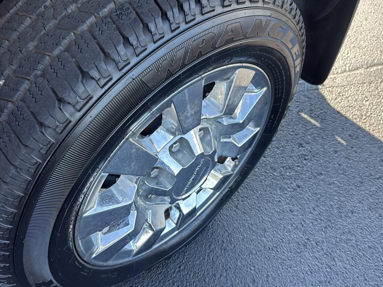 GMC Sierra 2500HD Denali Crew Cab 4WD 2017