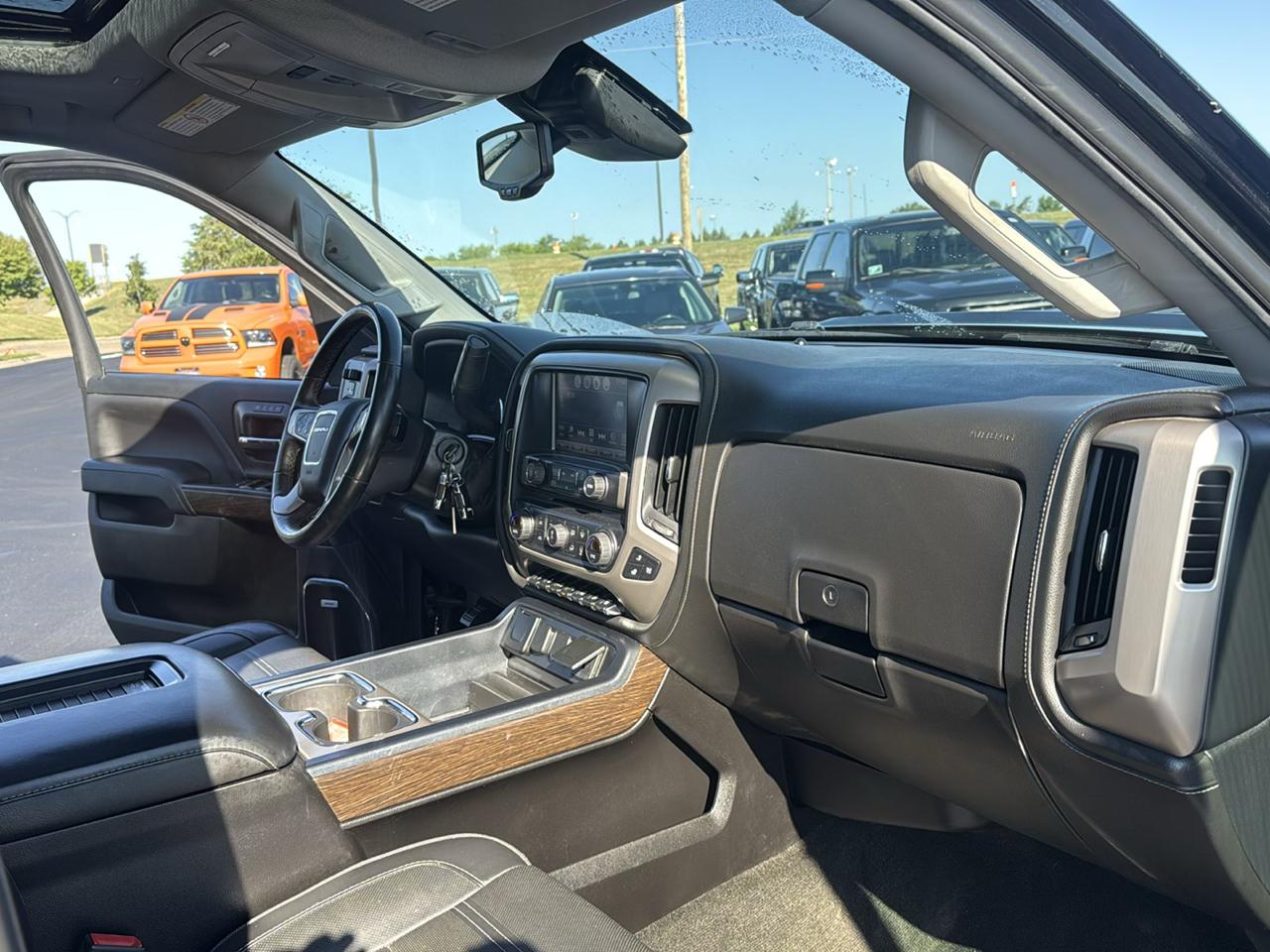 GMC Sierra 2500HD Denali Crew Cab 4WD 2017