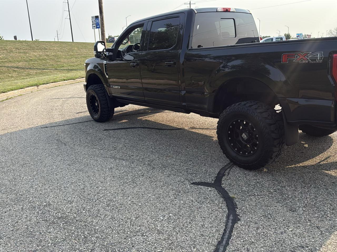 Ford F-350 SD Limited Crew Cab 4WD 2018
