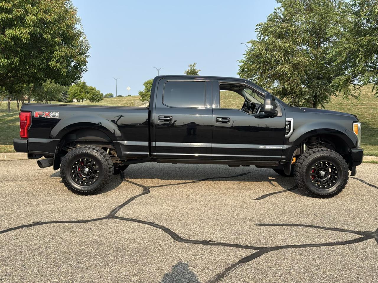 Ford F-350 SD Limited Crew Cab 4WD 2018
