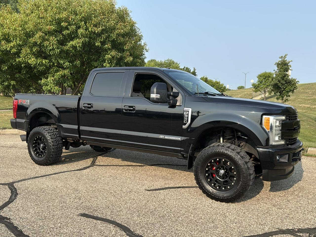 Ford F-350 SD Limited Crew Cab 4WD 2018