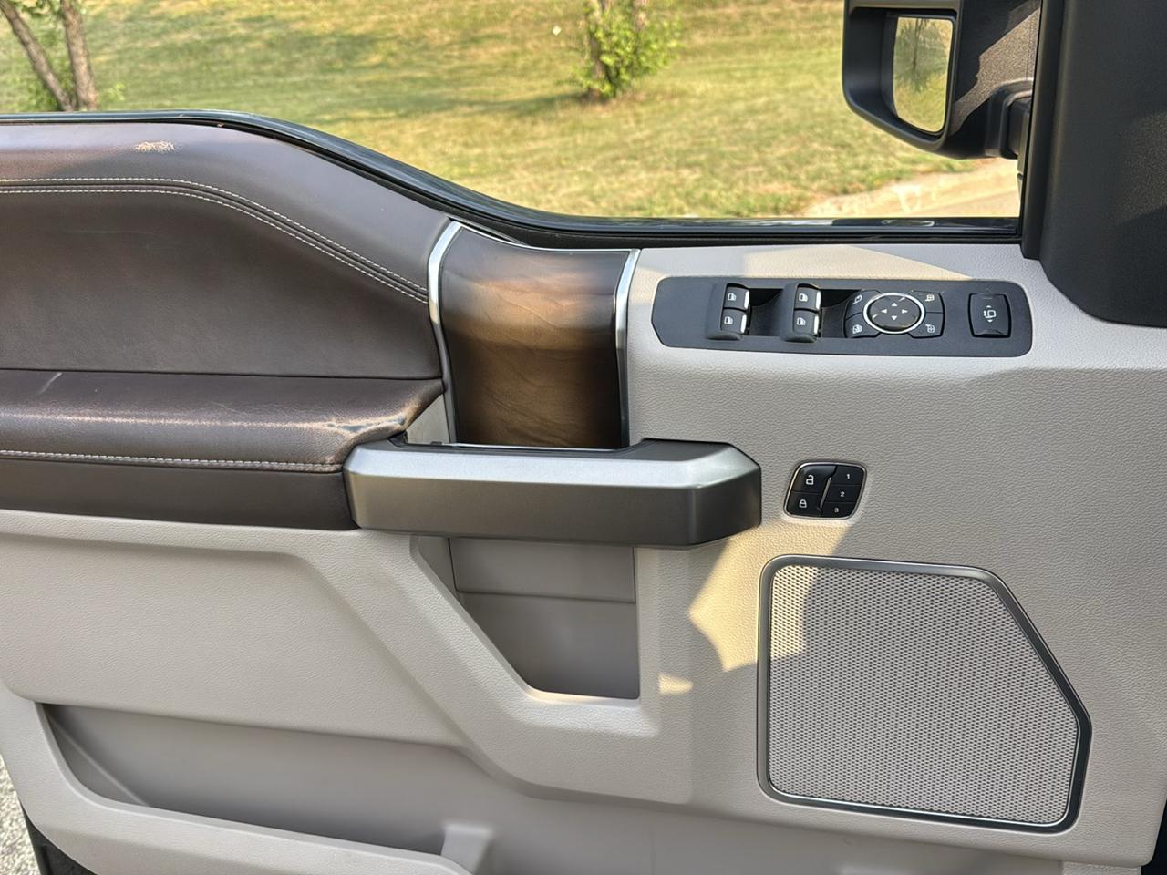 Ford F-350 SD Limited Crew Cab 4WD 2018