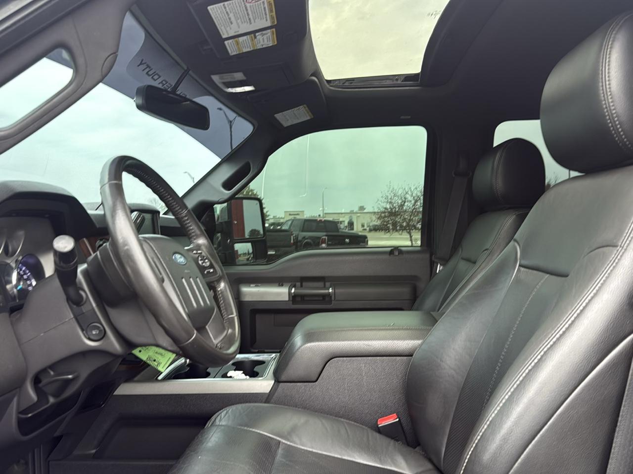 Ford F-350 SD Lariat Crew Cab 4WD 2016